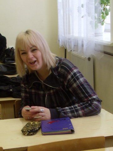 с такими приходится учиться в УНИВЕРЕ!!! >_<